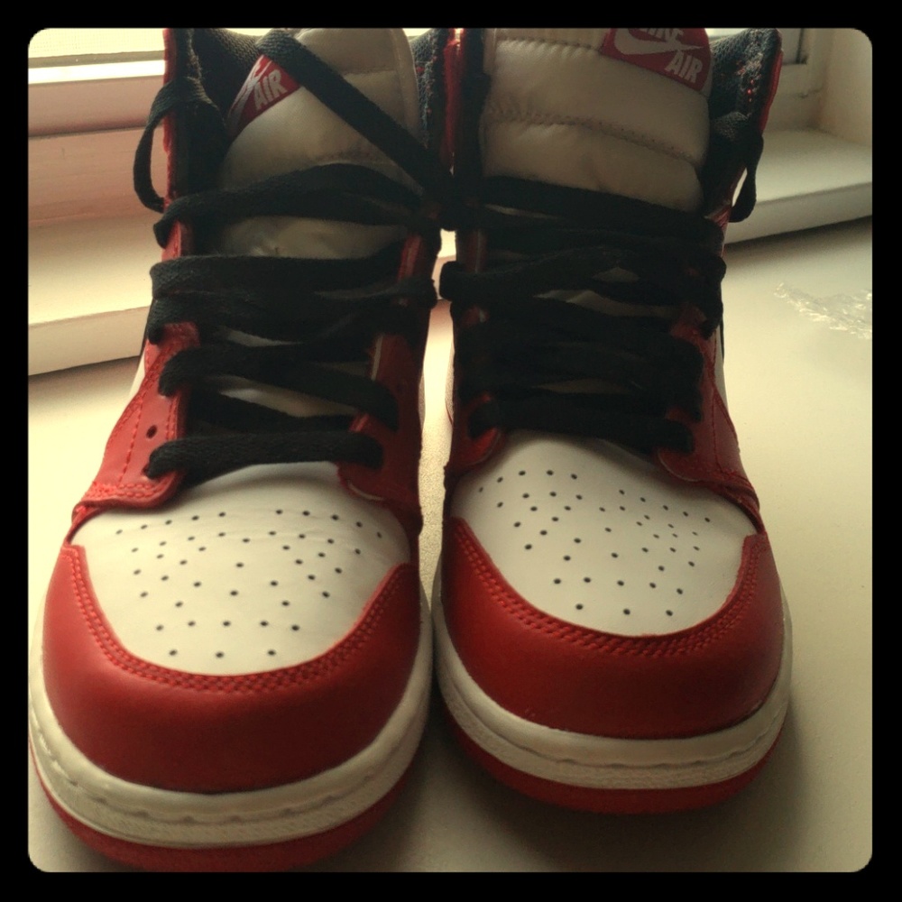 Nike shoes(size 5 boys, 7 girls)